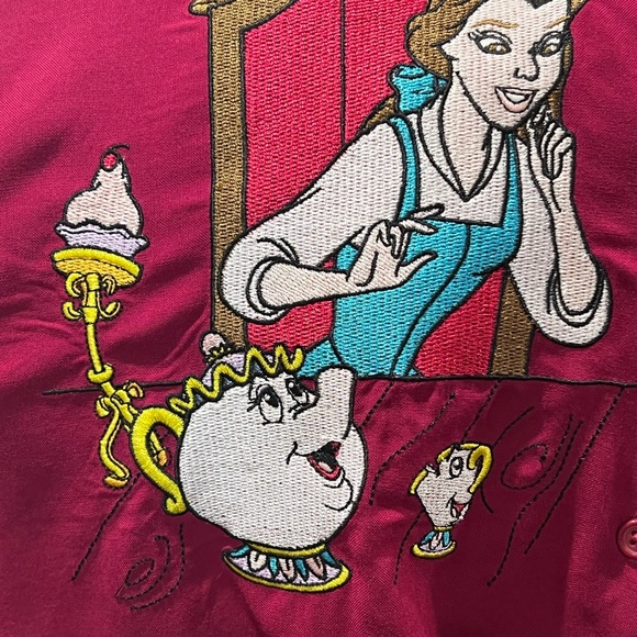 NWT-Her Universe/red Disney Belle short sleeve buttons/ tie top 3X - Picture 5 of 13